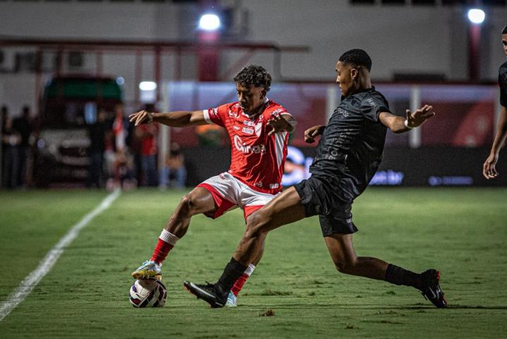 Voltaço empata na despedida da Série B 