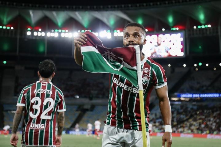 Samuel Xavier comemora o gol do triunfo do Flu (Crédito: Marcelo Gonçalves/FFC) imgCapa