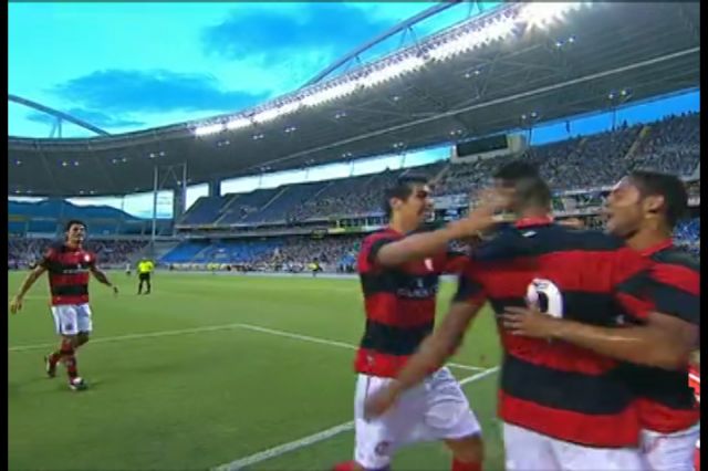 Hernane Marca Outra Vez e Flamengo Vence o Clássico