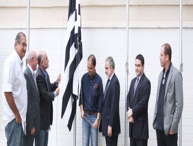 Ferj Realiza Hasteamento da Bandeira do Campeão Carioca de 2013