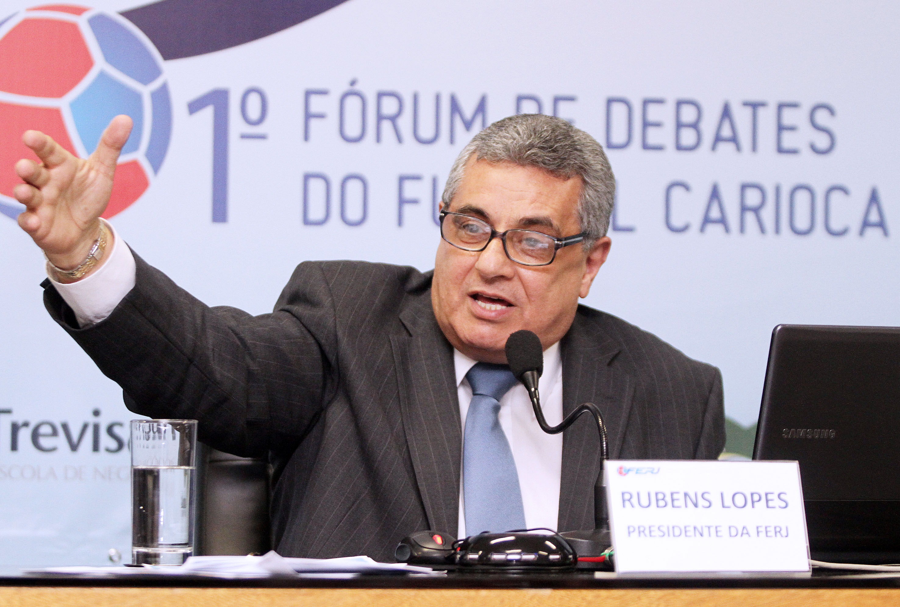 Presidente da FERJ encerra 1º Fórum de Debates do Futebol Carioca