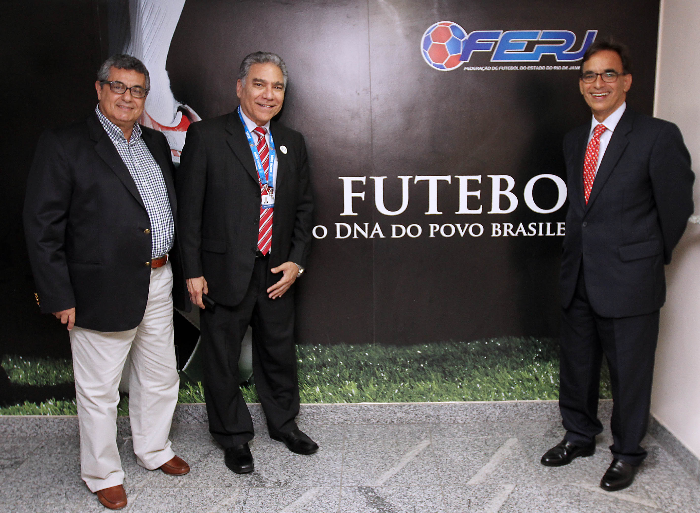 Diretores do Rio 2016 visitam FERJ