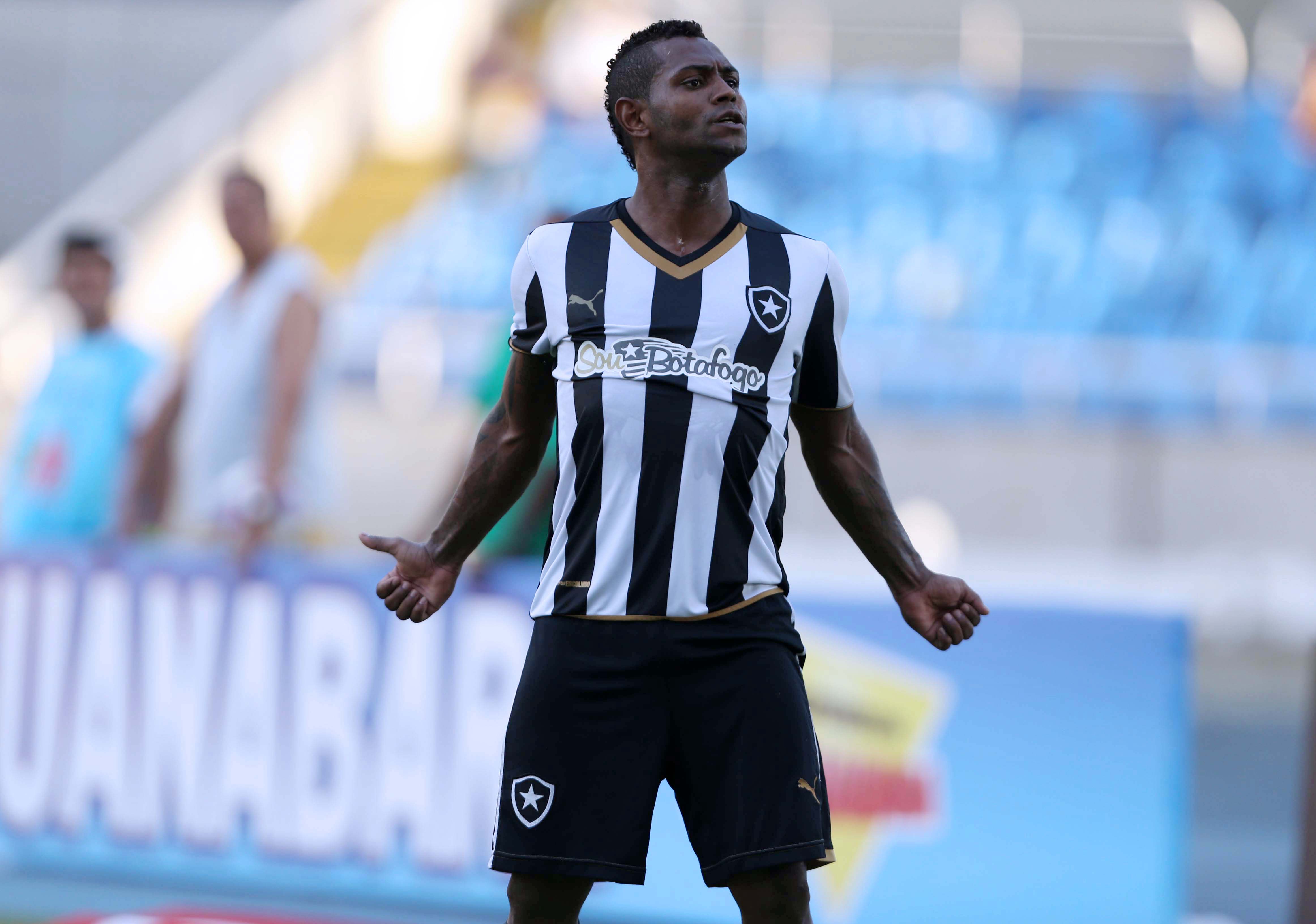 Botafogo vence o Nova Iguaçu de virada 