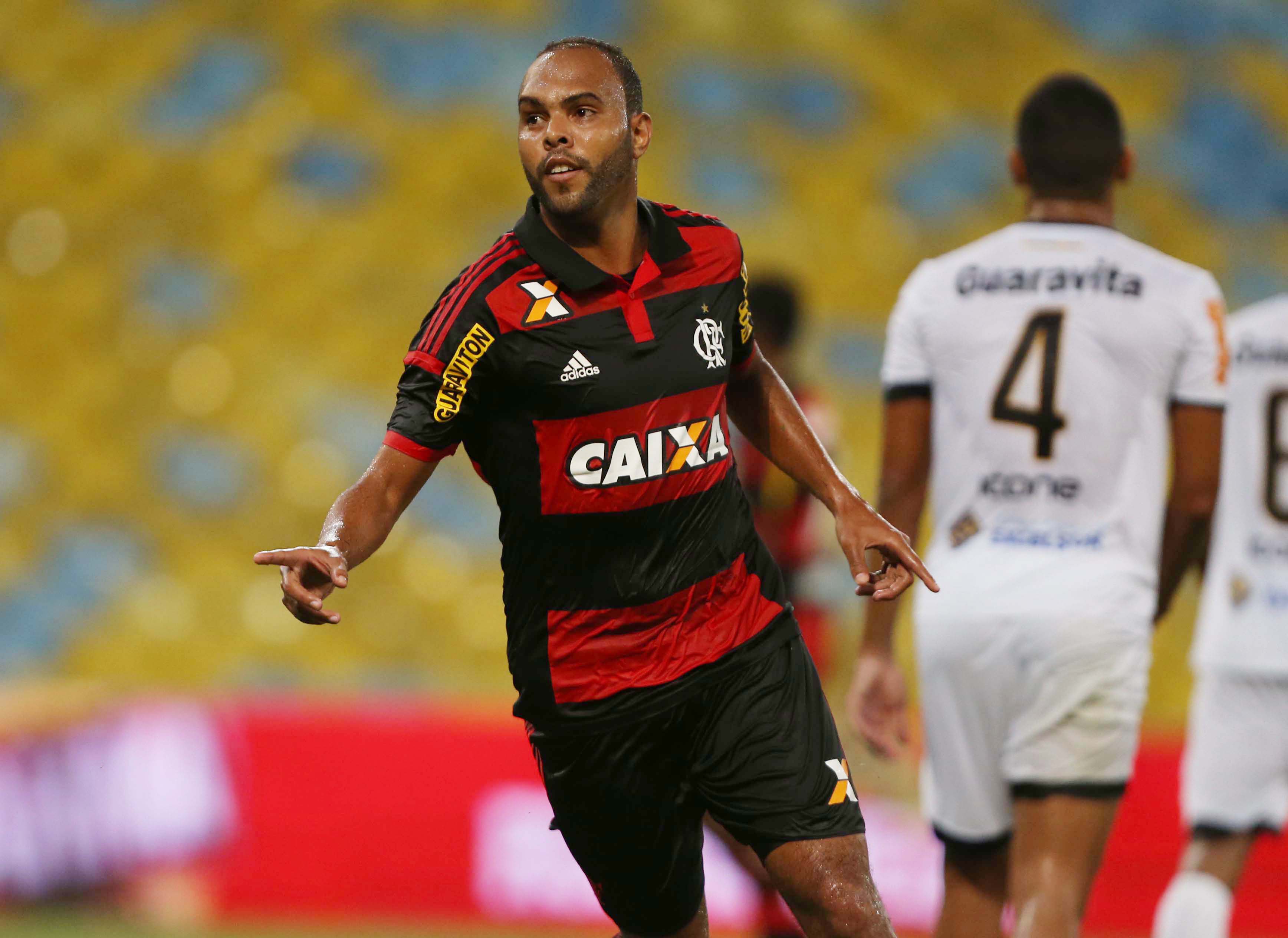 Flamengo vence Volta Redonda de virada