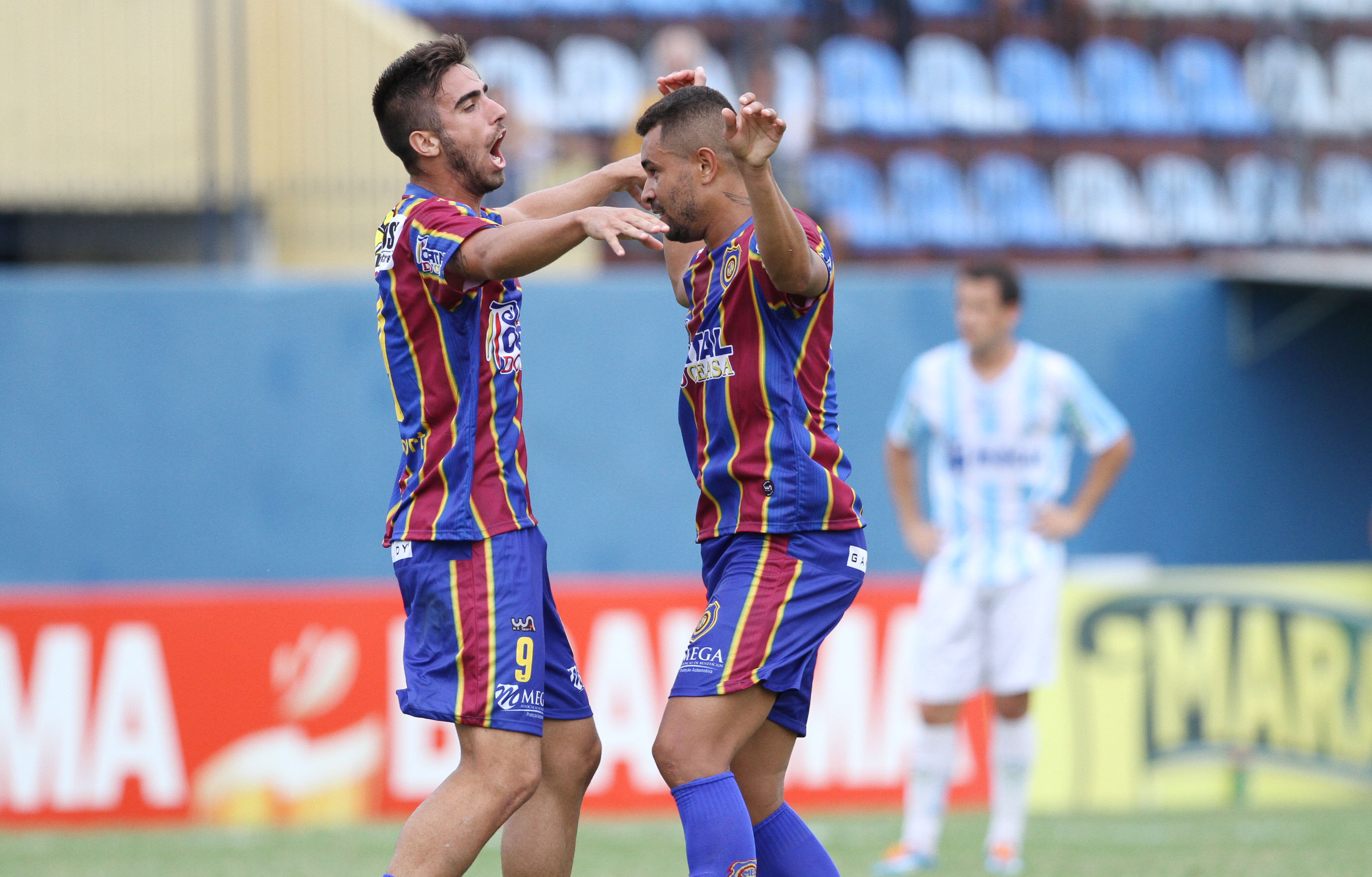 Madureira vence o Macaé e segue no G4