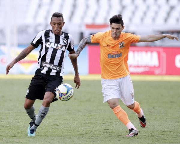 Botafogo e Nova Iguaçu empatam no Nilton Santos