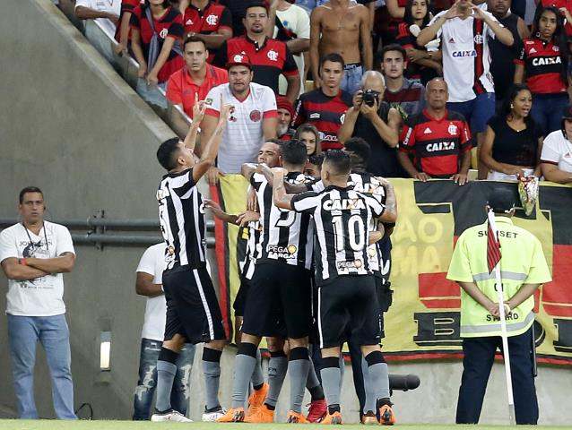 Botafogo vence o Flamengo e está na final do Carioca