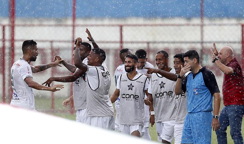 Lusa vence o Americano na estreia