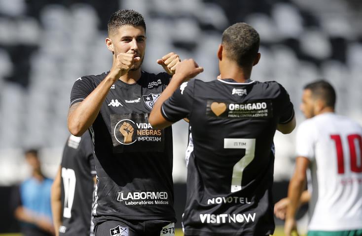 Botafogo goleia na reestreia da Taça Rio