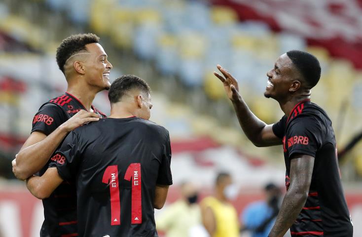 Flamengo vence a segunda na Taça Guanabara