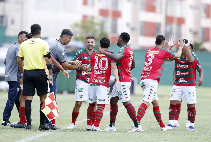 Portuguesa vence o Bangu na abertura da Taça Guanabara